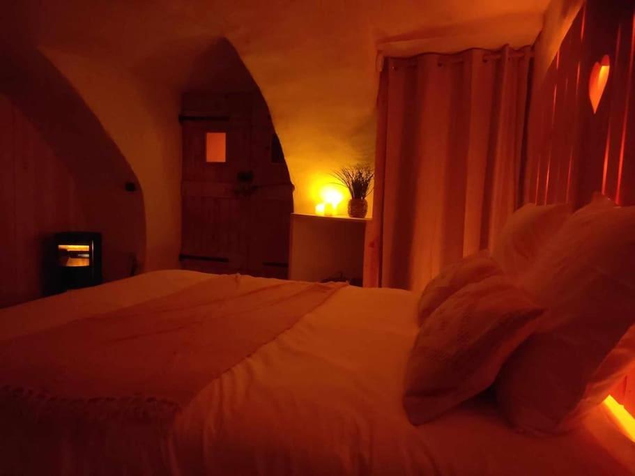 Nuit Romantique Avec Spa Privatif Meilhaud ภายนอก รูปภาพ